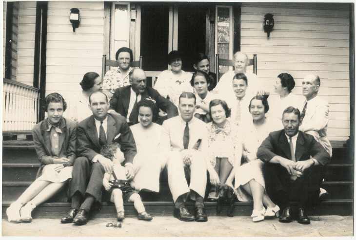 HDFleming 1936 with family A.jpg