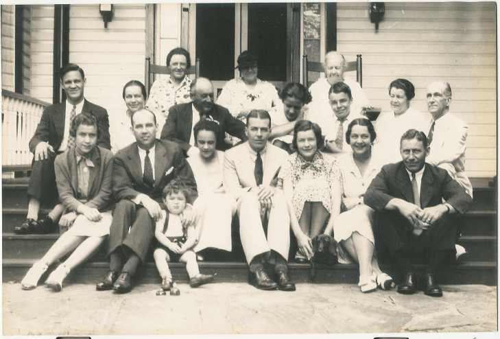HDFleming 1936 with family B.jpg