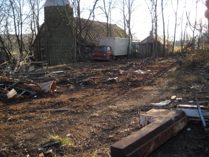 08 barnyard Nov. 22, 2014.jpg